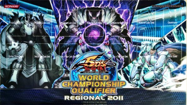 画像1: 「帝(WCQ2011)」プレイマット 【サプライ】【プレイマット】【開封済み】 (1)