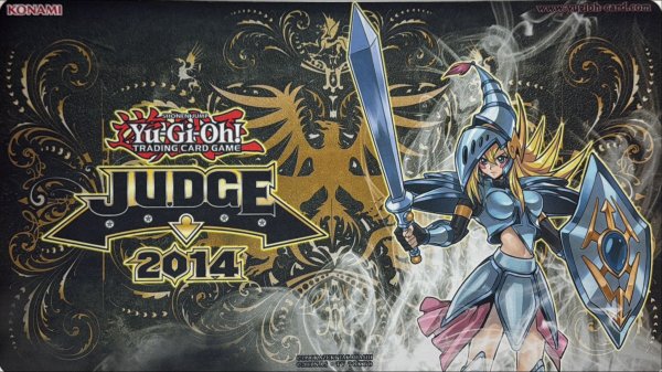 画像1: 「JUDGE2014 竜騎士ブラックマジシャンガール」プレイマット 【サプライ】【プレイマット】【開封済み】 (1)